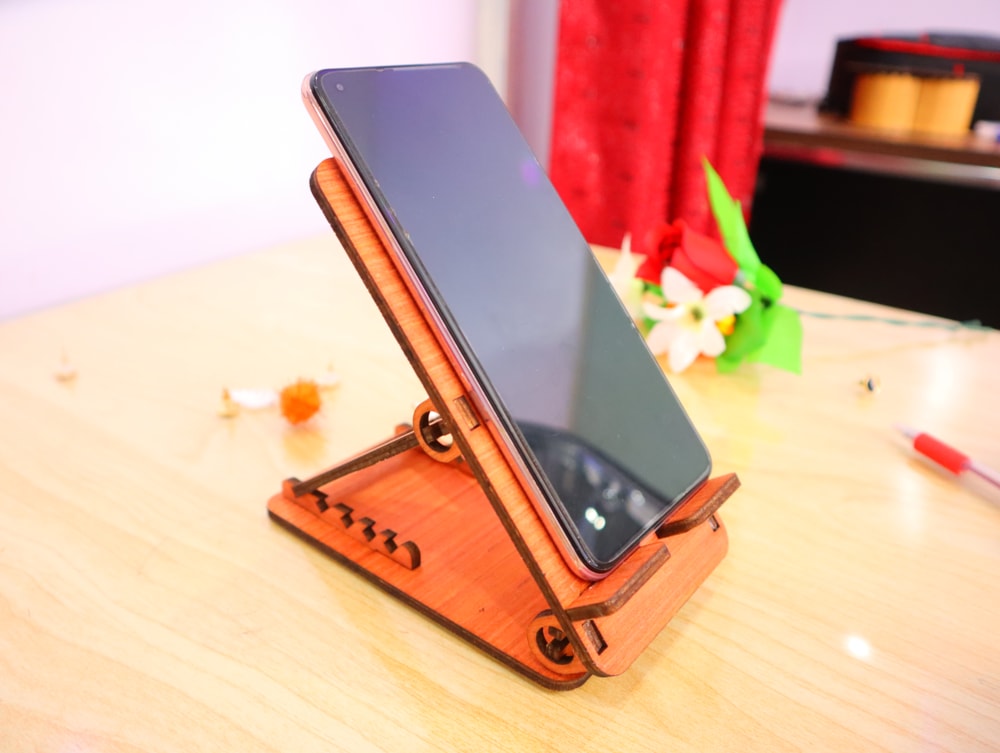 Laser Cut Adjustable Cell Phone Stand 4mm Free CDR Vectors Art