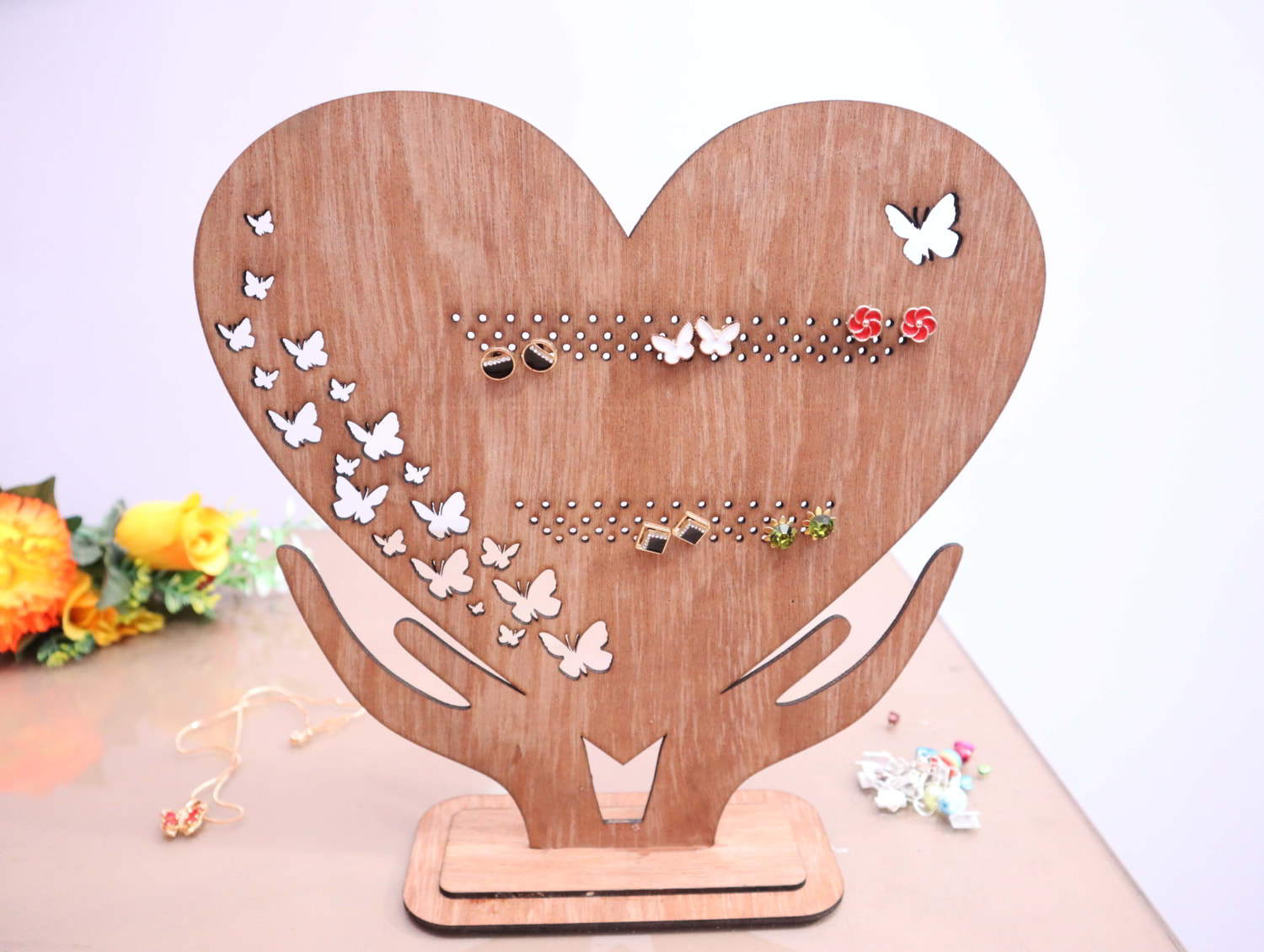 Laser Cut Heart Standing Jewelry Stand Earring Holder 3mm Free CDR Vectors Art